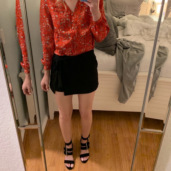 Express Skort - Picture 2 of 7